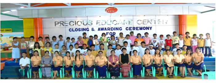 Teachers and Children are at Year-end Closing Ceremony