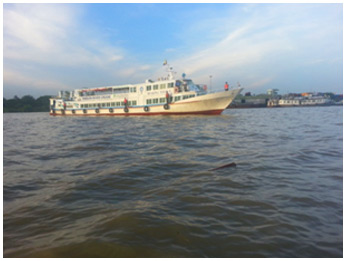 Safety Guard of Deck Crews on RV King Whale